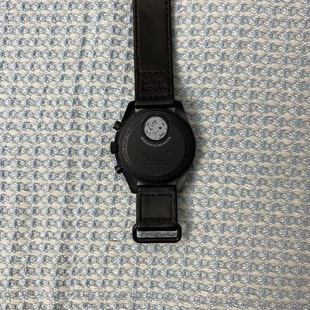 🔥Swatch x Omega Snoopy Moonphase Chronograph | Black Bioceramic - Picture 2 of 7